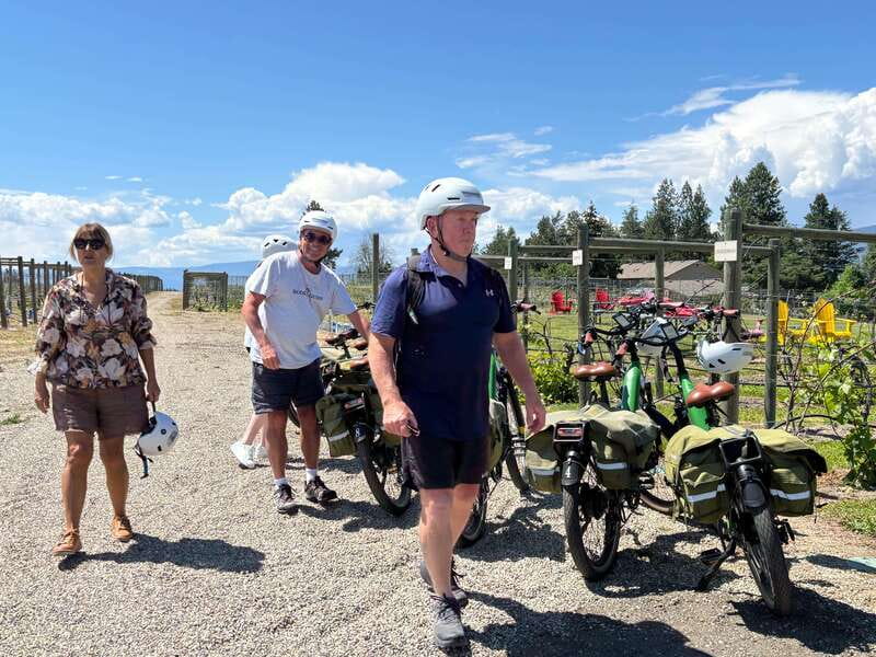 Kelowna: E-Bike Guided Wine Tour with Lunch & Tastings - The guide can shape the whole day