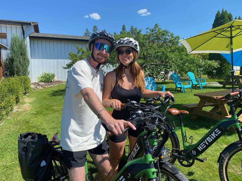 Kelowna: E-Bike Guided Wine Tour with Lunch & Tastings - First ride: 30 minutes to Sperling Vineyards
