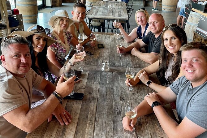Kelowna Mystery Full Day Guided Wine Tour With 5 Wineries - What the Kelowna wine day feels like