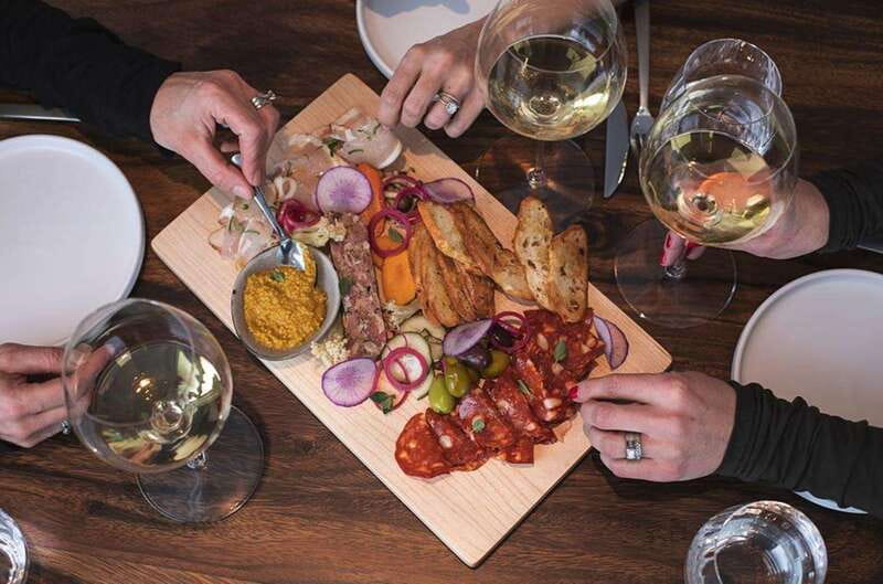 Kelowna: Sunset Sip Wine Tour - Dinner is the payoff, but it is not included