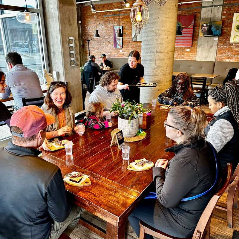 Kelowna: Walking Food Tour with 7 Tastings and 4 Drinks - Starting at Laurel Packinghouse