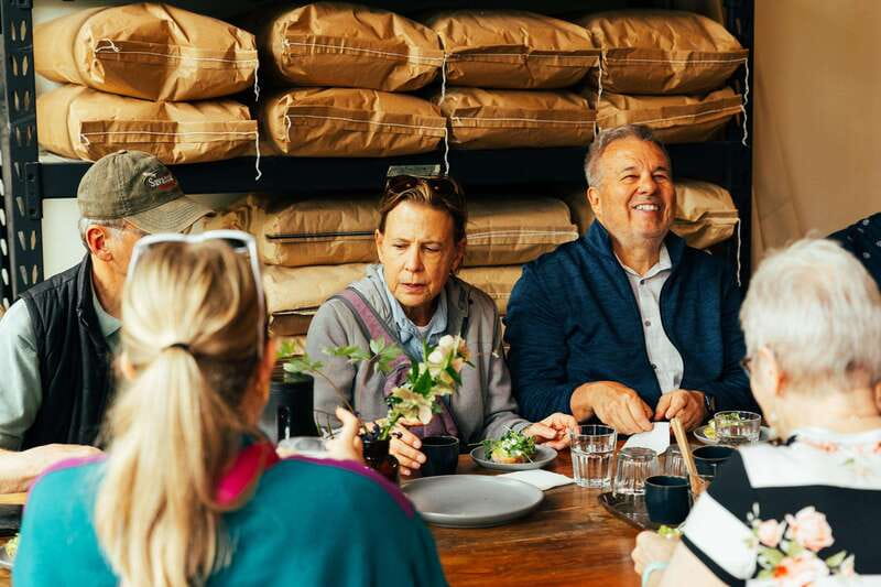 Kelowna: Walking Food Tour with 7 Tastings and 4 Drinks - Stuart Park, the Yacht Club, and the waterfront