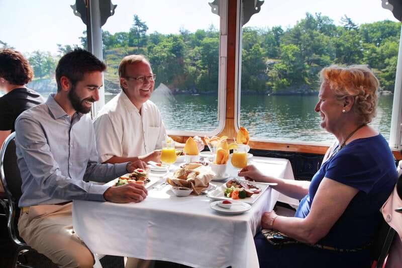 Kingston: Brunch Cruise of Thousand Islands - The Admiralty Group and its cottage islands
