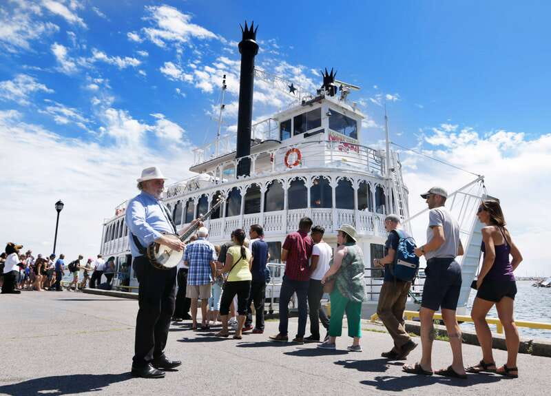 Kingston: Heart of the Thousand Islands Riverboat Cruise - Boarding the Island Queen