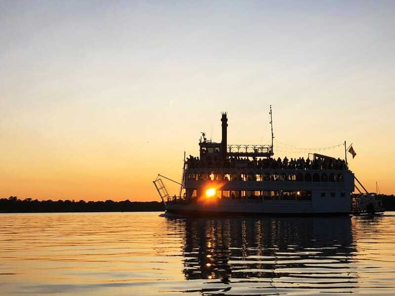 Kingston: Heart of the Thousand Islands Riverboat Cruise - Food, drinks, and the three-hour pace