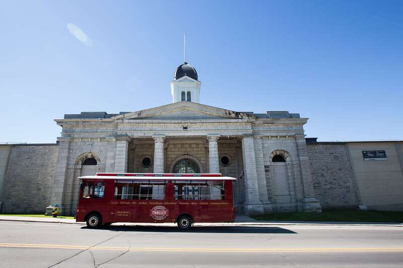 Kingston: Hop-On Hop-Off Trolley Tour - Queen’s University and the downtown core