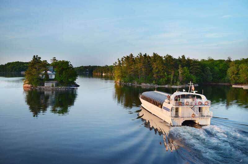 Kingston: Lunch Cruise of Thousand Islands - Live music, narration, and the sound question
