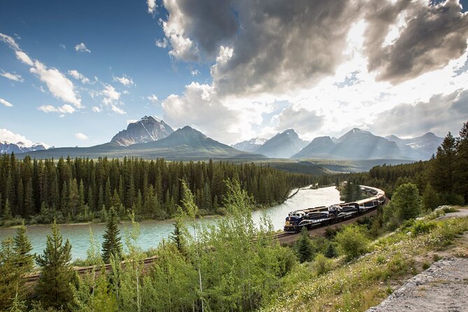 Lake Louise and Moraine Lake Full Day Tour - Lake Louise gives you 30 minutes at the famous shore