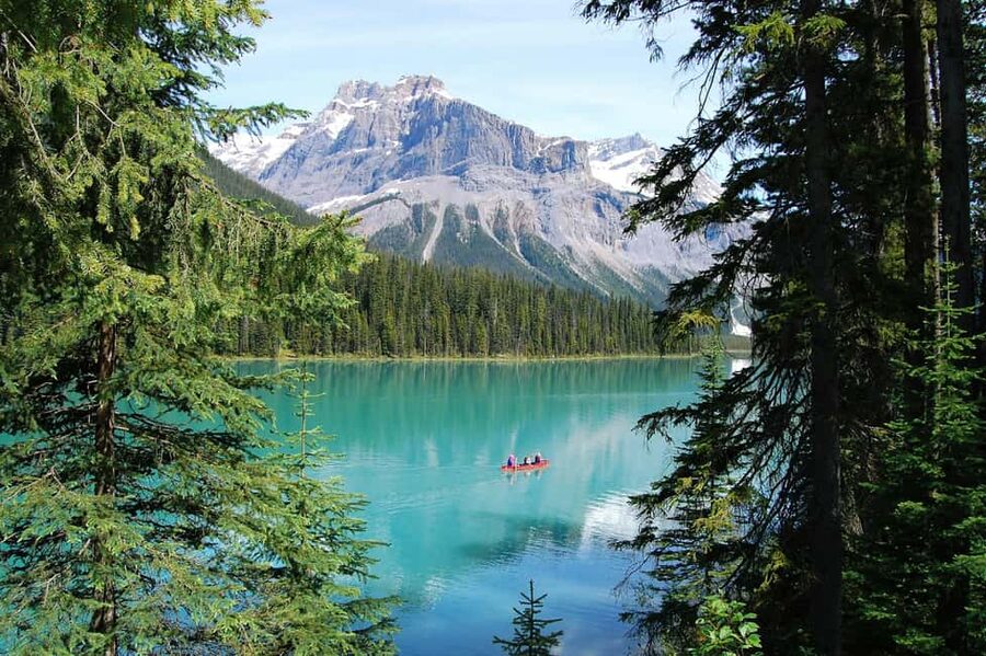 Lake Louise, Banff Gondola, & Yoho National Park 2 Day Tour - Banff town gives you 80 minutes for lunch and a look around