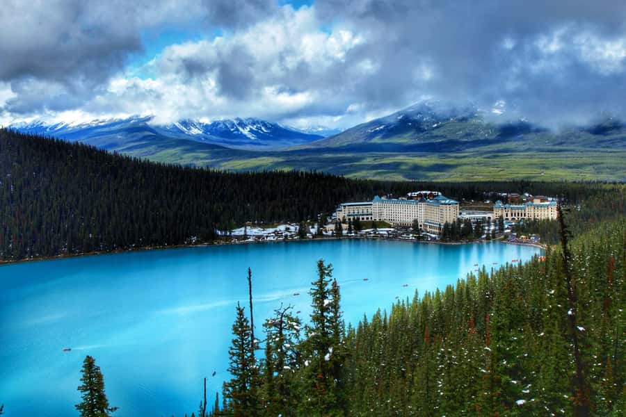 Lake Louise,Moraine,Emerald Lake,Johnston Canyon & BanffTour - Moraine Lake depends on the calendar