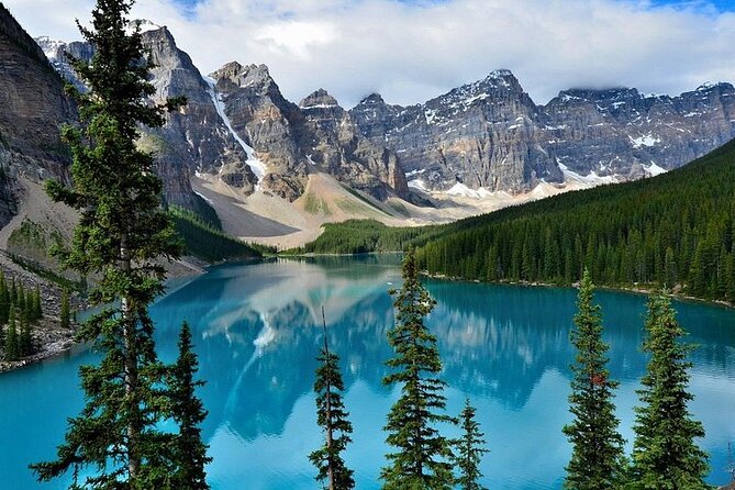 Lake Louise Moraine Lake Day Trip from Banff Calgary Canmore - Moraine Lake: the summer centerpiece