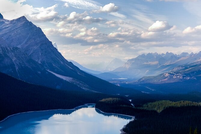 Lake View Tour-Lake Moraine, Louise, Emerald, Peyto, Vermillion - After June 1: Moraine Lake’s Ten Peaks setting