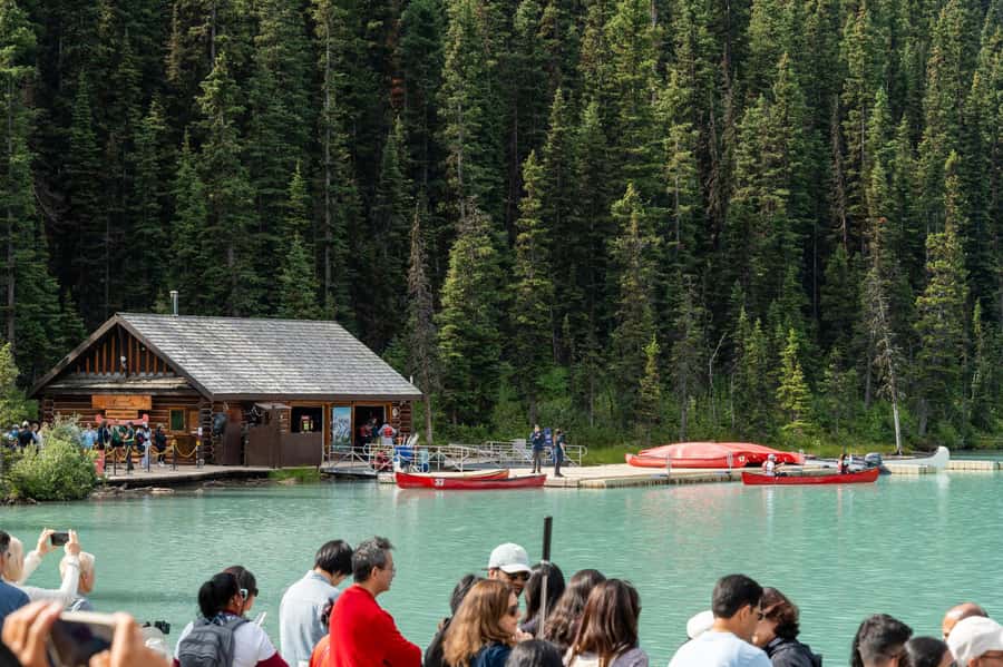 Lakes Moraine, Louise, Emerald, Johnston Canyon & Yoho Tour - Moraine Lake delivers the big mountain photograph