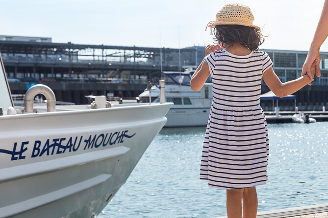 Le Bateau-Mouche Sightseeing Cruise in Montreal - Starting at the Old Port