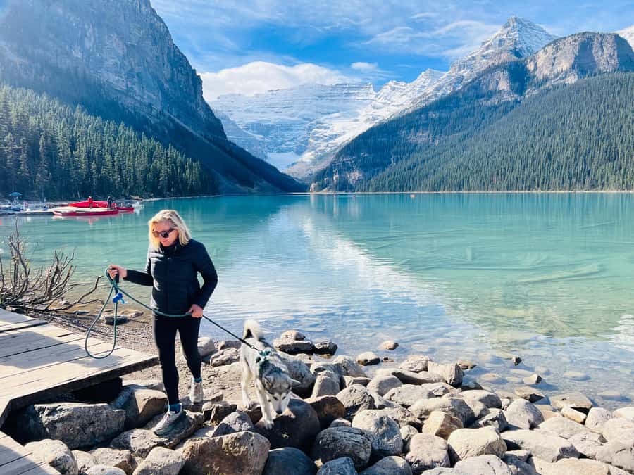 Louise, Moraine/Johnston Canyon, Minnewanka & Banff Town - The drive past Three Sisters and Castle Mountain