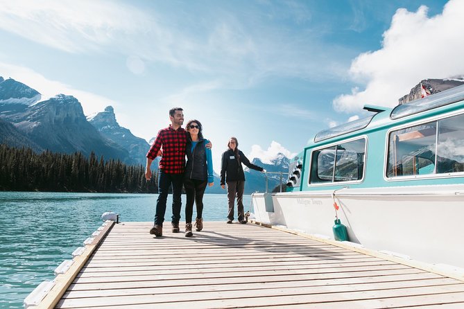 Maligne Lake Cruise - A warm ride across Maligne Lake