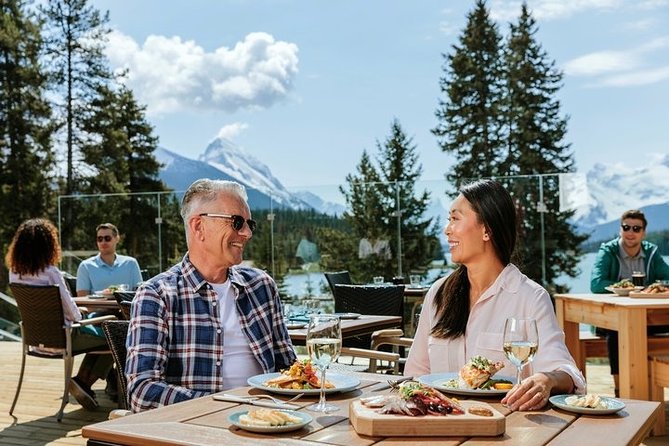 Maligne Lake Cruise - The guides make the 90 minutes better