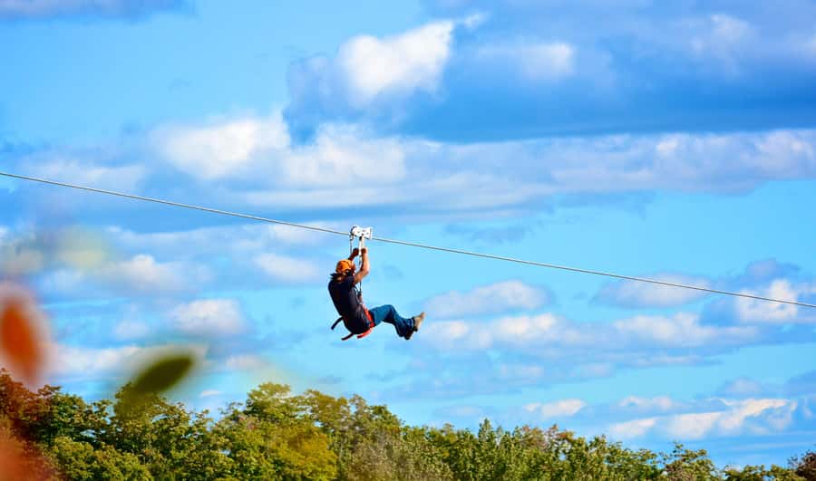 Mont-Catherine: Ziplines & Hike - The 45-minute walk up Mont-Catherine