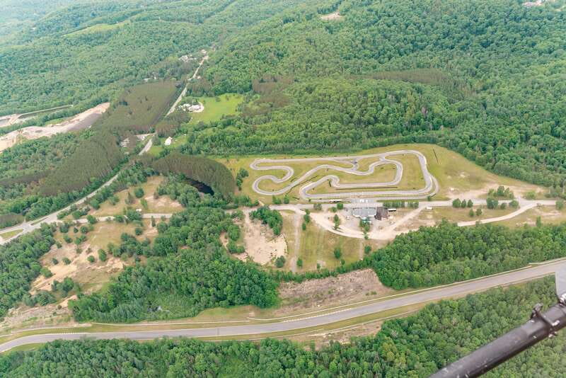 Mont Tremblant: Helicopter Tour with Optional Stopover - The helicopter and what you will hear