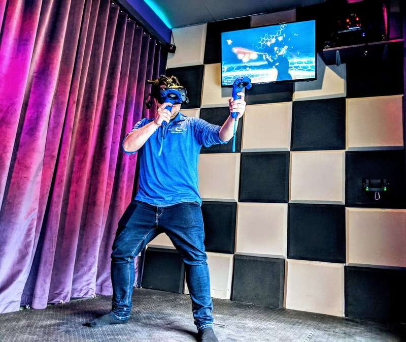 Mont Tremblant: Virtual Reality Gaming Session - Who gets the best value