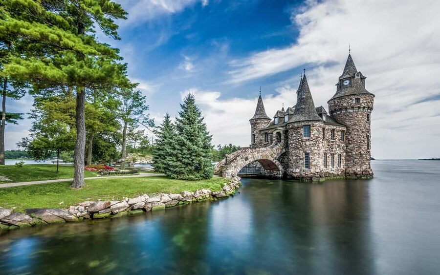 Montreal: 3-Day Toronto, Niagara Falls, Thousand Islands - What the $547 price really covers