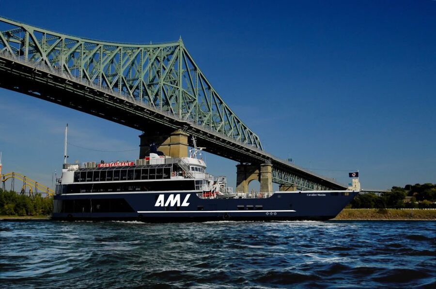 Montréal: 3 or 5-Course Dinner Cruise with DJ & Dancing - Service, seating, and the value of the evening