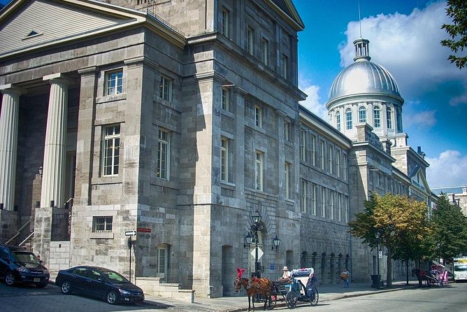 Montreal City Sightseeing Tour with Live Commentary - Chinatown, City Hall, and downtown landmarks