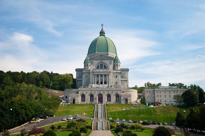 Montreal City Sightseeing Tour with Live Commentary - Weather, comfort, and the pace of the day