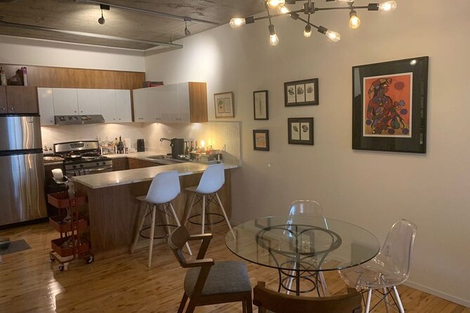 Montreal Cooking Class & Wine Tasting with Michelin Chef Robert - Timing, group size, and cancellation rules