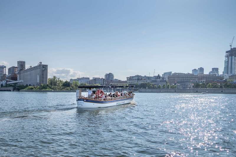 Montreal: Electric Boat Cruise with Onboard Drinks - Letting the Sainte-Marie current carry the boat