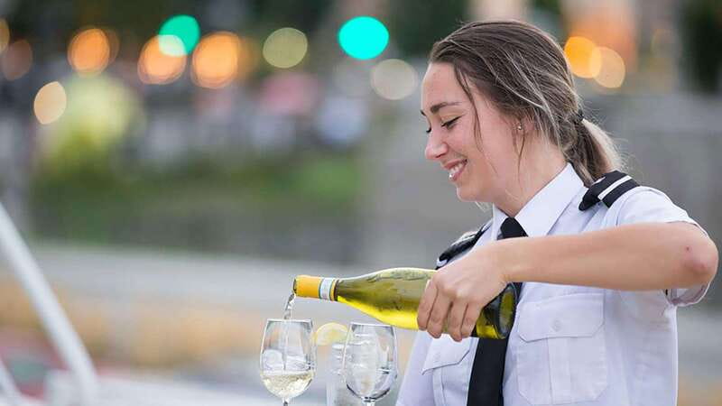 Montreal: Evening Cruise with DJ and Dance Floor - Key points to know before you book