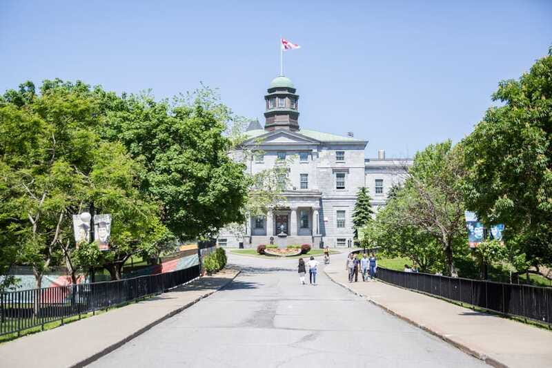 Montreal: Guided Bike Tour of City, Old Port & Plateau - La Fontaine Park and the Plateau