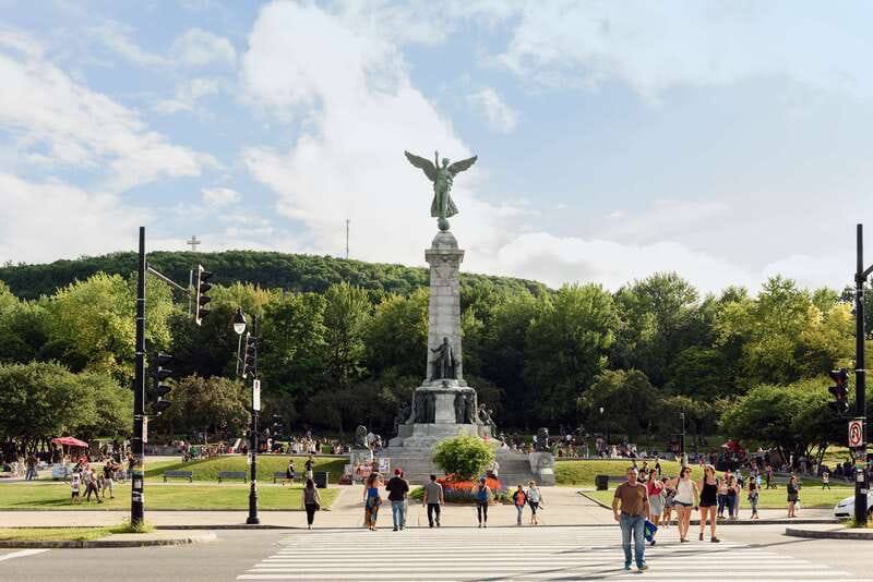 Montreal: Guided Bike Tour of City, Old Port & Plateau - The complimentary drink and keeping the bike