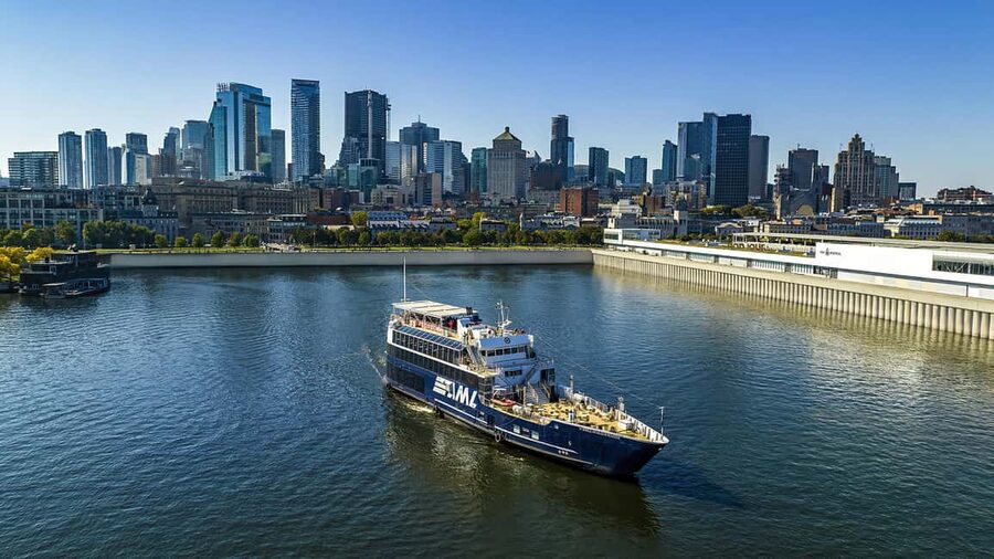 Montréal: Guided Sightseeing River Cruise - Seeing Montréal from Grand Quai