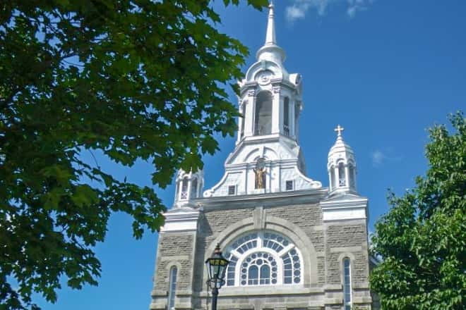 Montreal: Laurentian Mountains Day Trip - The guide can make or break the long ride