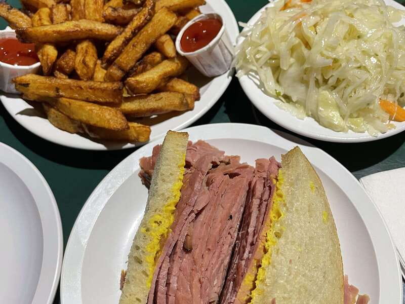 Montréal: Mile End Foodie Tour with Tasting - Who should book the Mile End food walk?