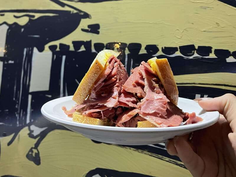 Montréal: Mile End Foodie Tour with Tasting - Hand-rolled bagels and the taste of tradition