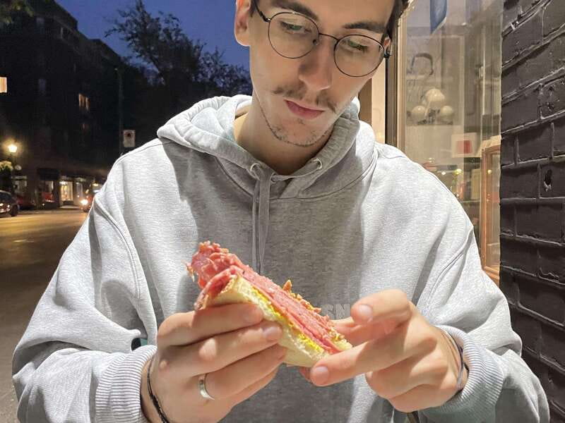 Montréal: Mile End Foodie Tour with Tasting - Pastries, coffee, and a sweet finish