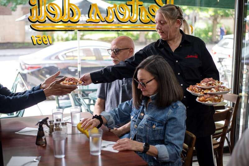 Montreal: Mile-End Foodie Walking Tour with 7 Tastings - Key points to know before you book