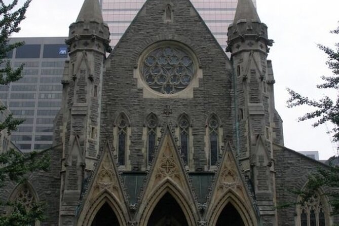 Montreal Old Montreal Walking Tour With A Guide - What the $25.95 price really buys you