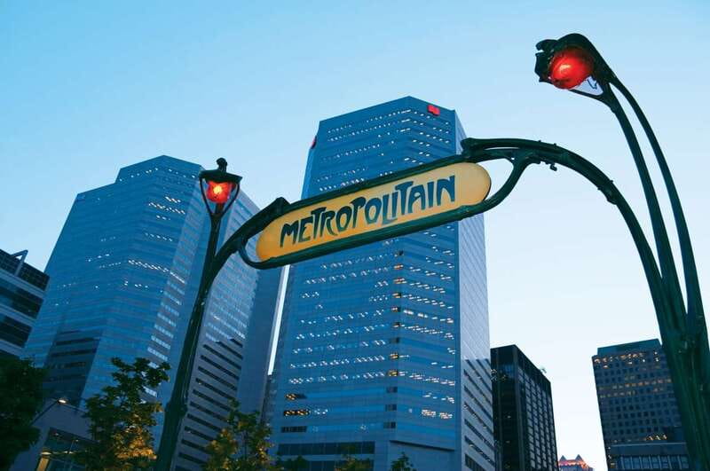 Montréal: Old Town Small Group Guided Walking Tour - Key points at a glance