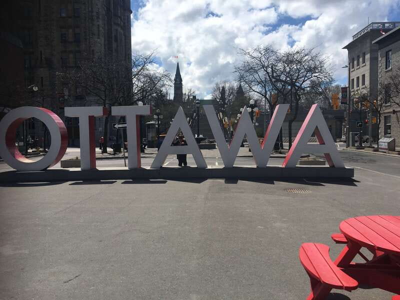 Montreal: Private Day Tour to Ottawa - The two-hour ride through the Canadian countryside