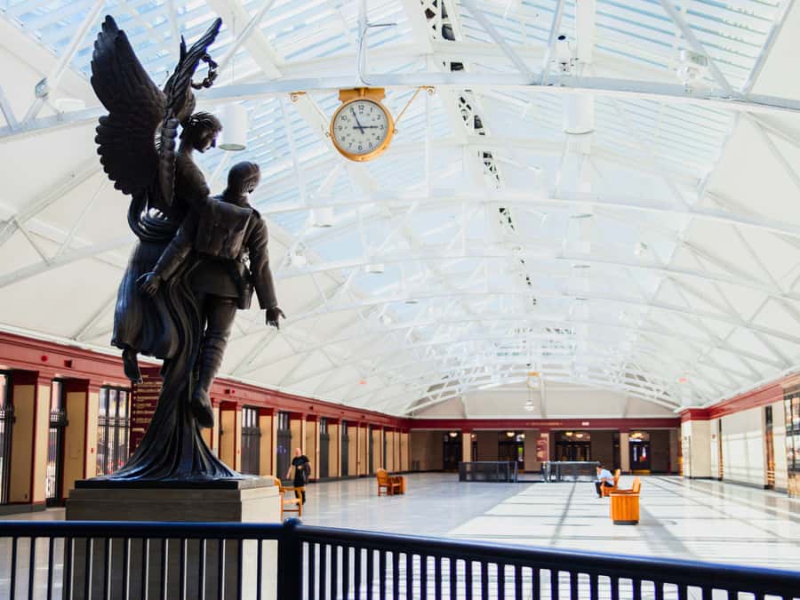 Montreal: Private Walking Tour of Downtown & Underground - Key points at a glance