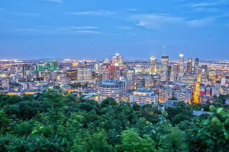 Montreal: Small Group Night Tour with La Grande Roue Entry - Small food stops may add a local flavor