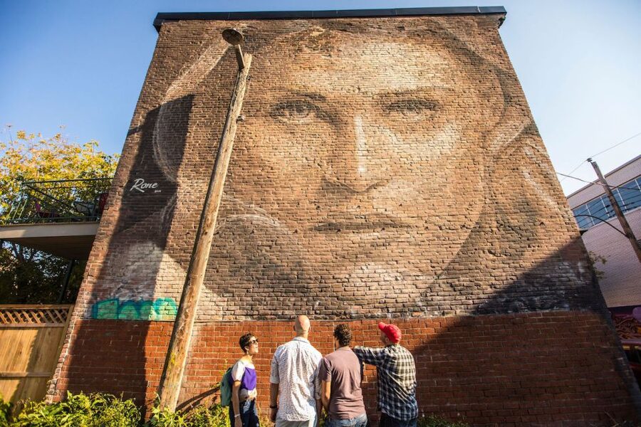 Montreal: Street Art & Mural 2-Hour Guided Walking Tour - Key points at a glance