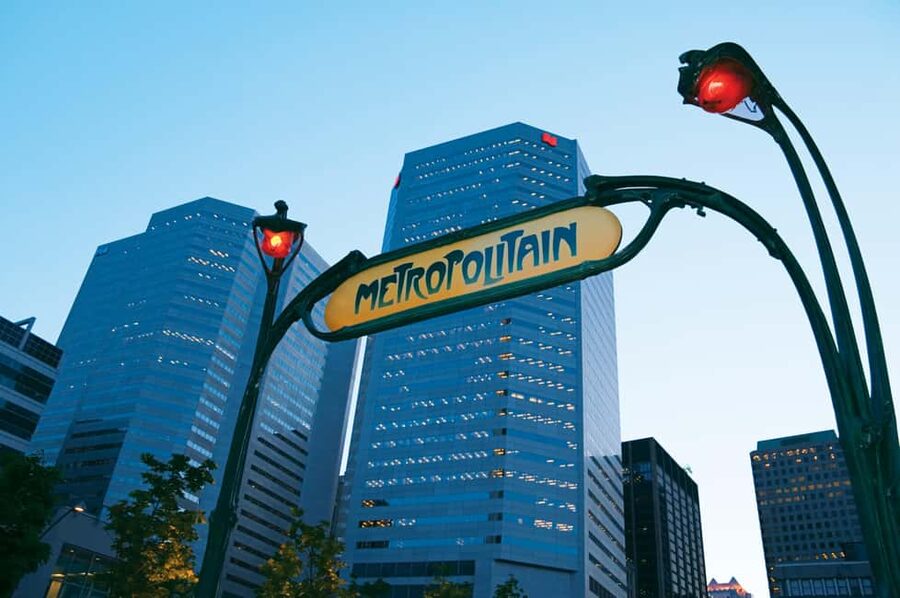 Montréal: The Original Old Montréal Walking Tour - The underground and the value of unexpected stops