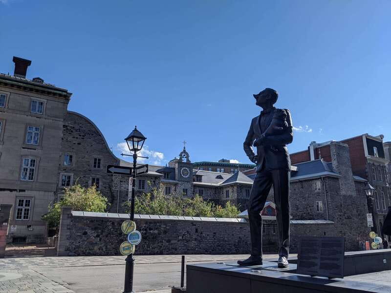 Montréal: The Original Old Montréal Walking Tour - Winter, children, and the physical side of the walk
