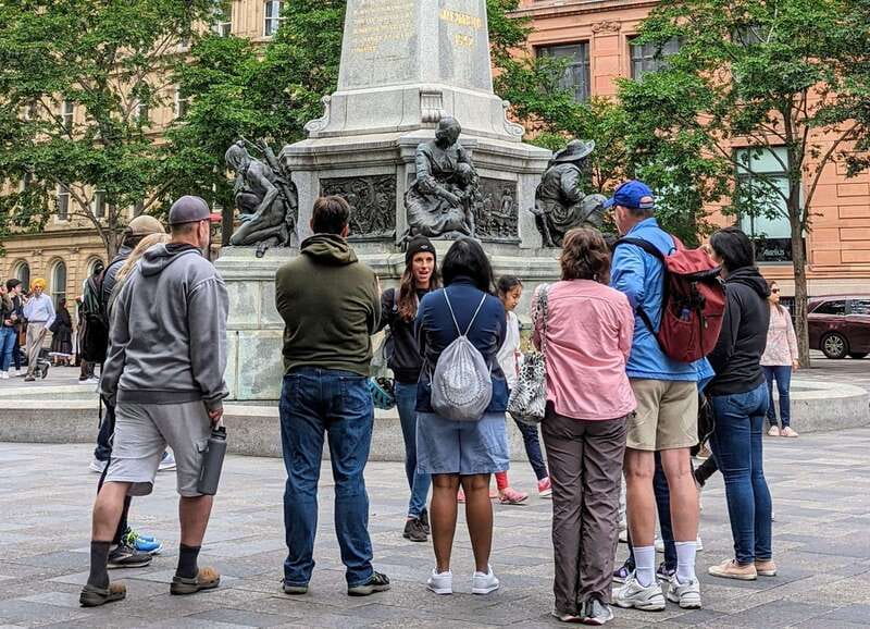 Montreal: Top Rated Small Group Old Montreal Walking Tour - Place d’Armes and Notre-Dame Basilica