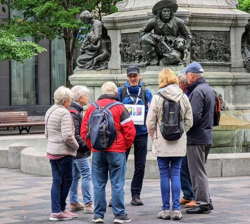 Montreal: Top Rated Small Group Old Montreal Walking Tour - Place Jacques-Cartier and Bonsecours Market