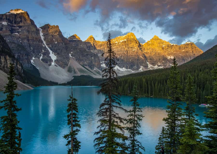 Moraine Lake 1.5hr & Lake Louise Shuttle from Canmore/Banff - Timing, cancellation, and small practical details